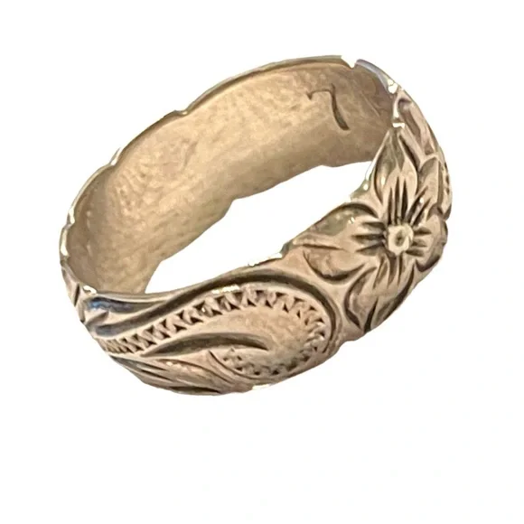 Vintage 1970s Sterling silver 925 flower etched handmade Southwestern band ring - Picture 4 of 7